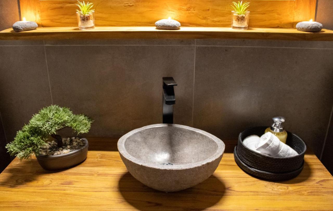 Le Bois Boheme- Suite & Spa Privatif Nîmes Eksteriør bilde